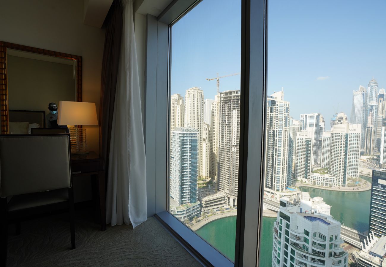 Apartment in Dubai - One Bedroom Apartment Great Marina View