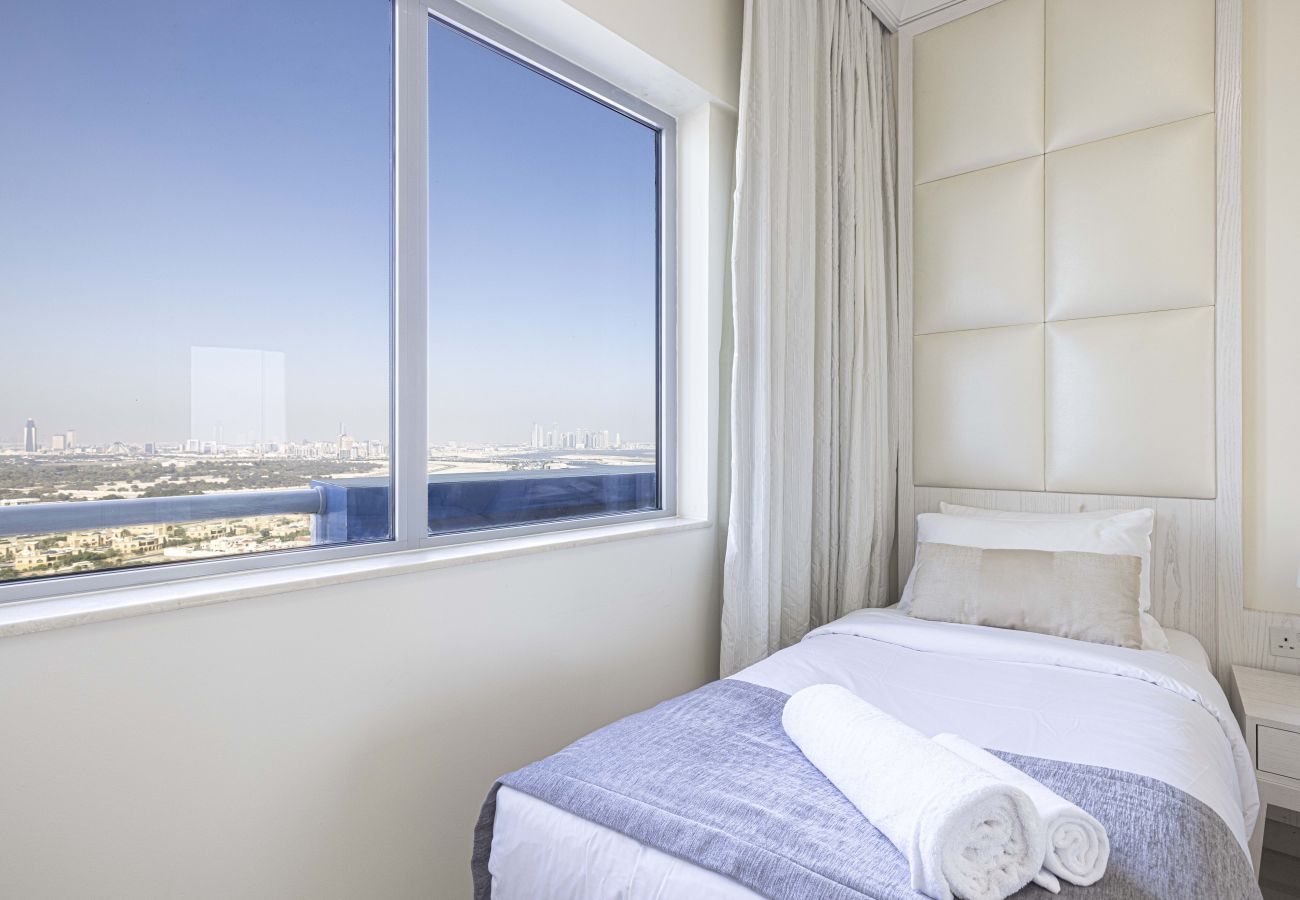 Apartment in Dubai - Downtown Dubai 2BR Furnished Apartment